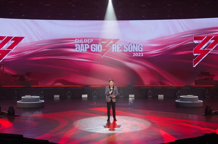 “Nước cờ lạ” của một số ông lớn ngành ngân hàng: Từ MB, VPB đến VIB đều đi “bán vé” show nhạc, chi hàng tỷ đồng để đồng hành "Chị đẹp", chuyên gia nói gì về hiện tượng này?