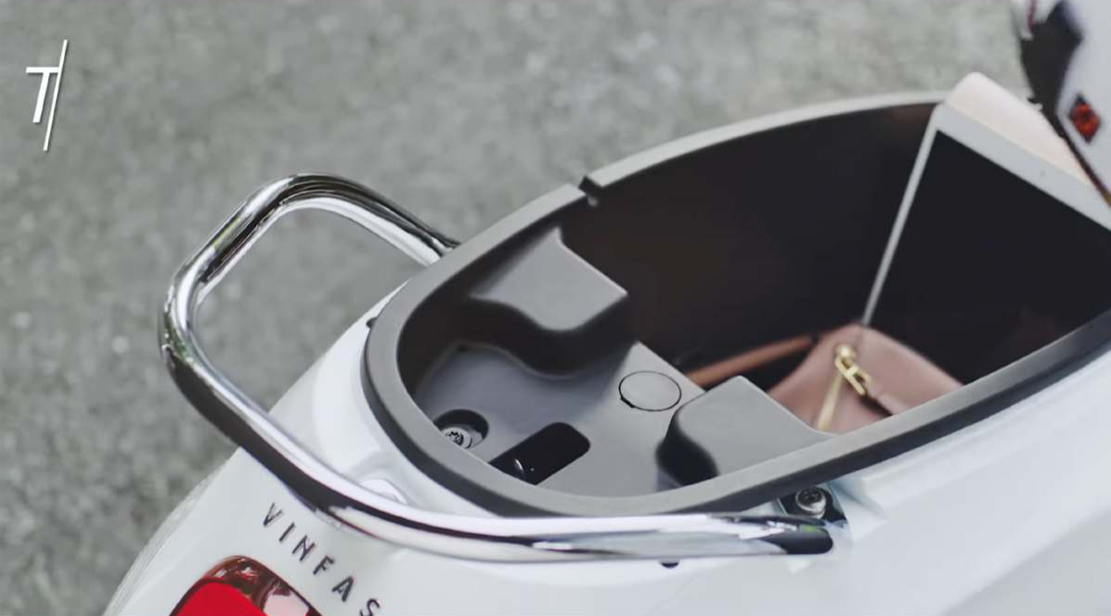 VinFast E-Scooter Evo 200 - Pencil Group